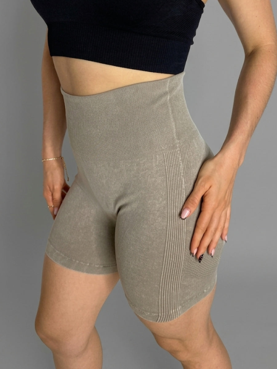 RUN WAY Side Stripe Push-Up Sports Shorts